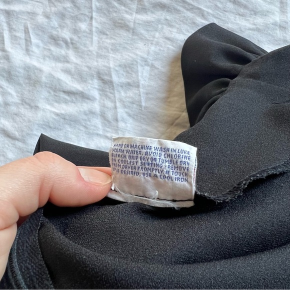 Vintage 80s Black Long-sleeve Blouse with Ruffled collar and sleeves - Sz M - Picture 6 of 8